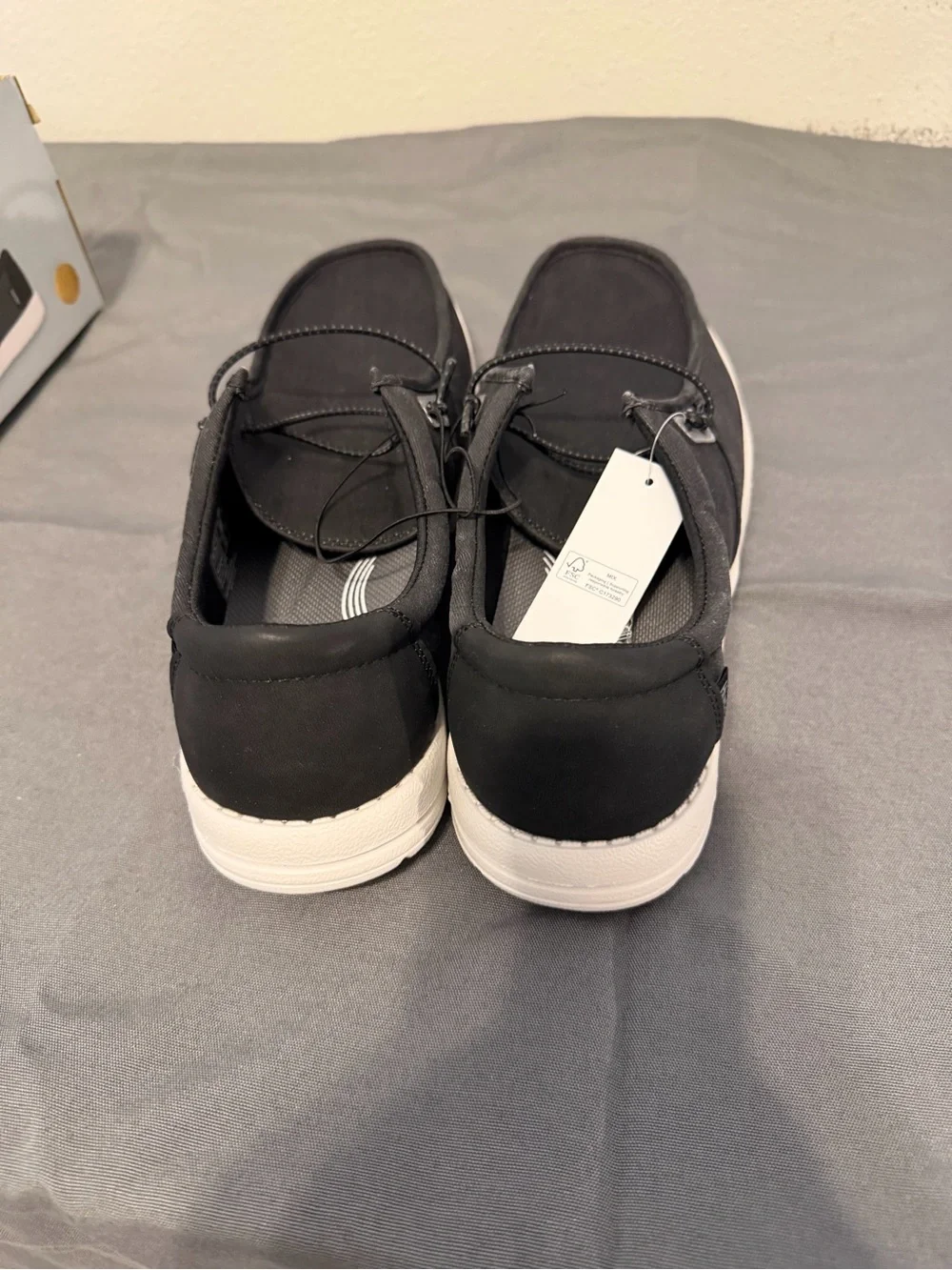 Hurley Nesota Shoes in Black with White Sole